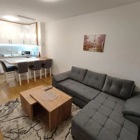 公寓 Apartman Dionis *