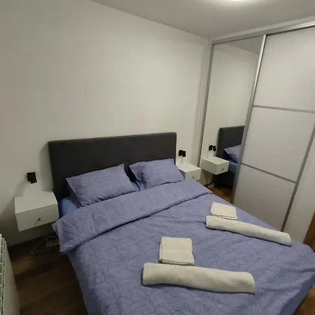 公寓 Apartman Dionis *